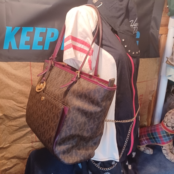 Michael kors tote - Picture 10 of 11